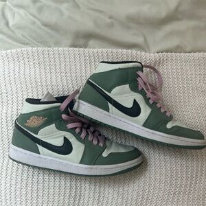 Women’s Air Jordan Mid Dutch Green